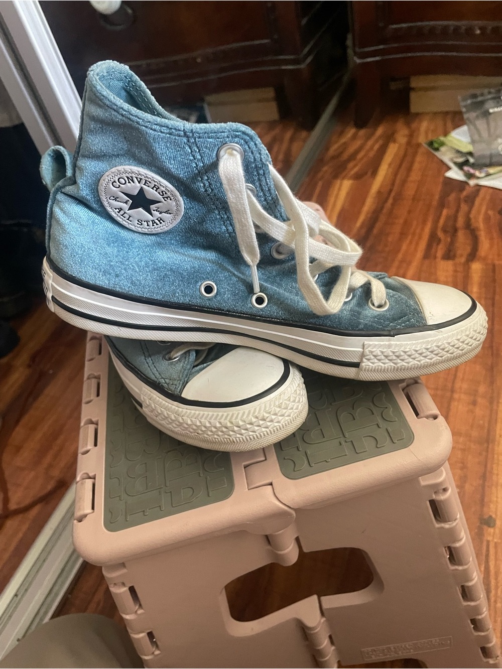 Converse High-Top Sneakers in Light Blue velvet